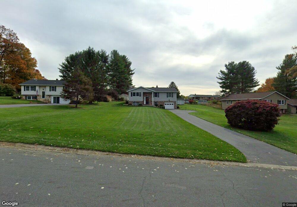 6909 Stratford Dr, Sykesville, MD 21784 - photo 1