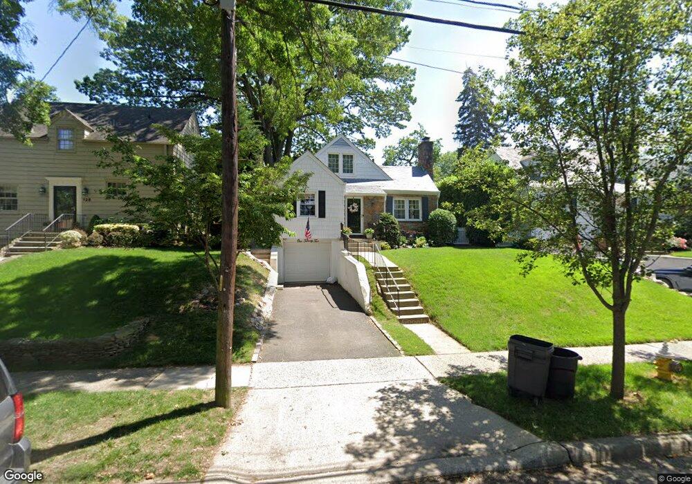 122 Park Ave, Manhasset, NY 11030 - photo 1