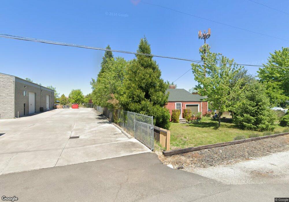 905 Gilman Rd, Medford, OR 97504 - photo 1