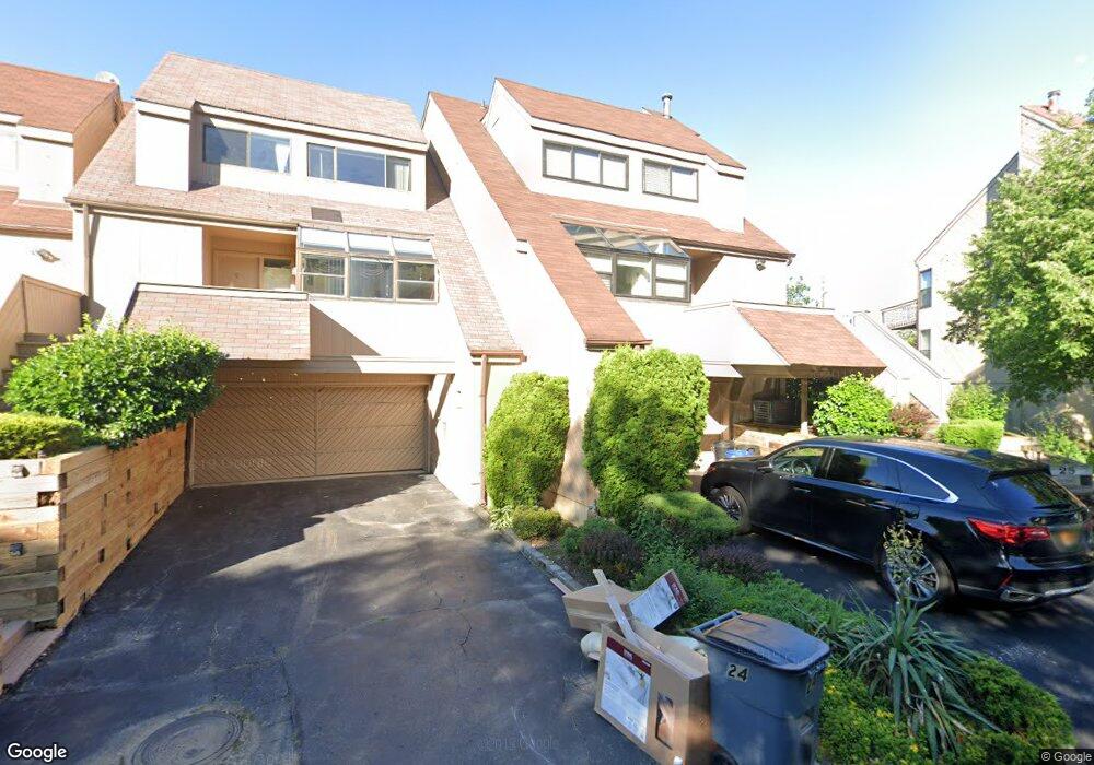 25 John Bean Ct, Port Washington, NY 11050 - photo 1