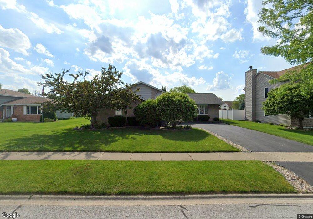 916 Robin Ct, Dyer, IN 46311 - photo 1