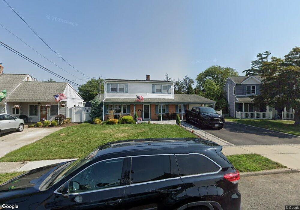 165 Haven Ln, Levittown, NY 11756 - photo 1