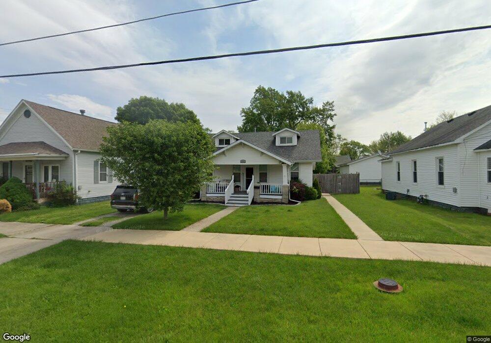 712 N 22nd St, Mattoon, IL 61938 - photo 1