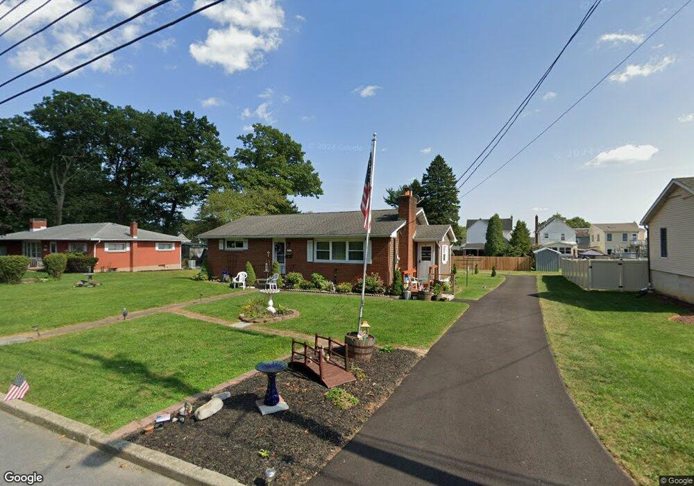 449 Maple St, Wind Gap, PA 18091 - photo 1