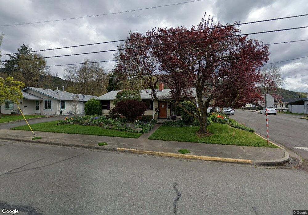 1201 NE 9th St, Grants Pass, OR 97526 - photo 1