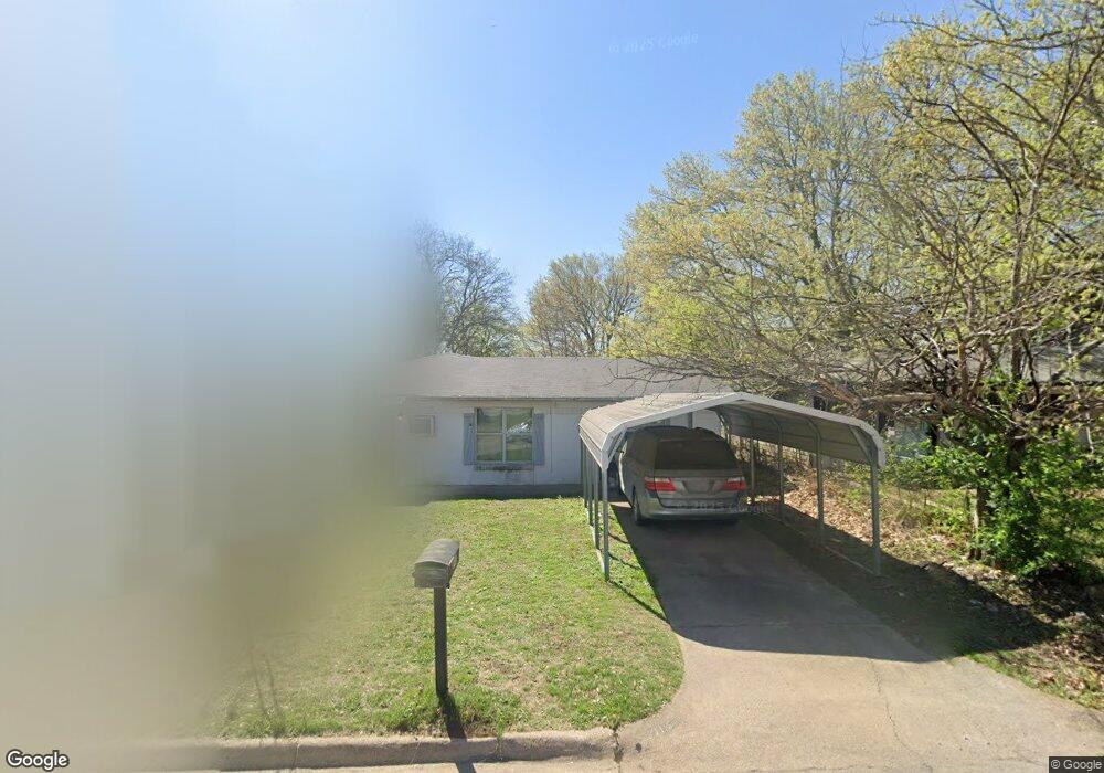 709 Phillips St, Cleburne, TX 76033 - photo 1