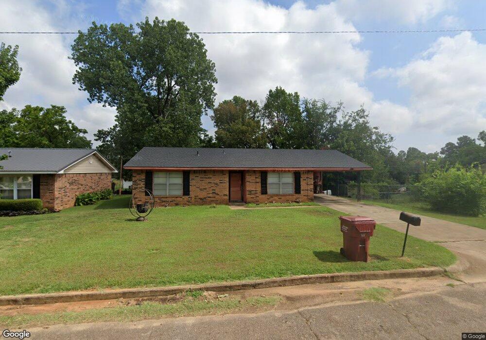 605 E Bissell St, Hugo, OK 74743 - photo 1