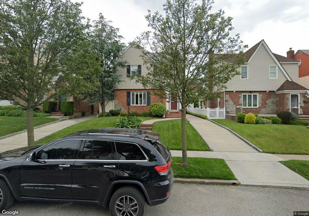 1522 146th St, Whitestone, NY 11357 - photo 1