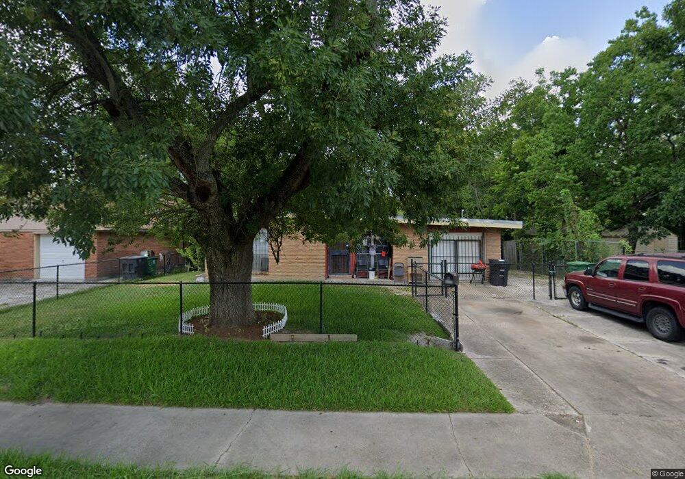 4727 Marable Dr, Houston, TX 77022 - photo 1