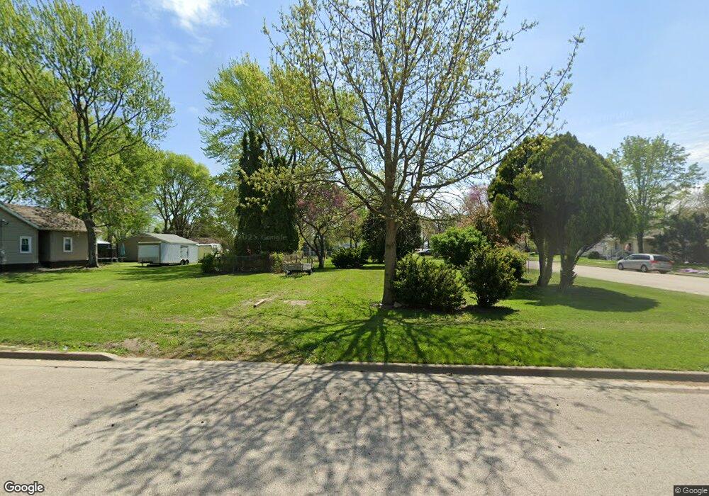302 N Sheridan St, Lincoln, IL 62656 - photo 1