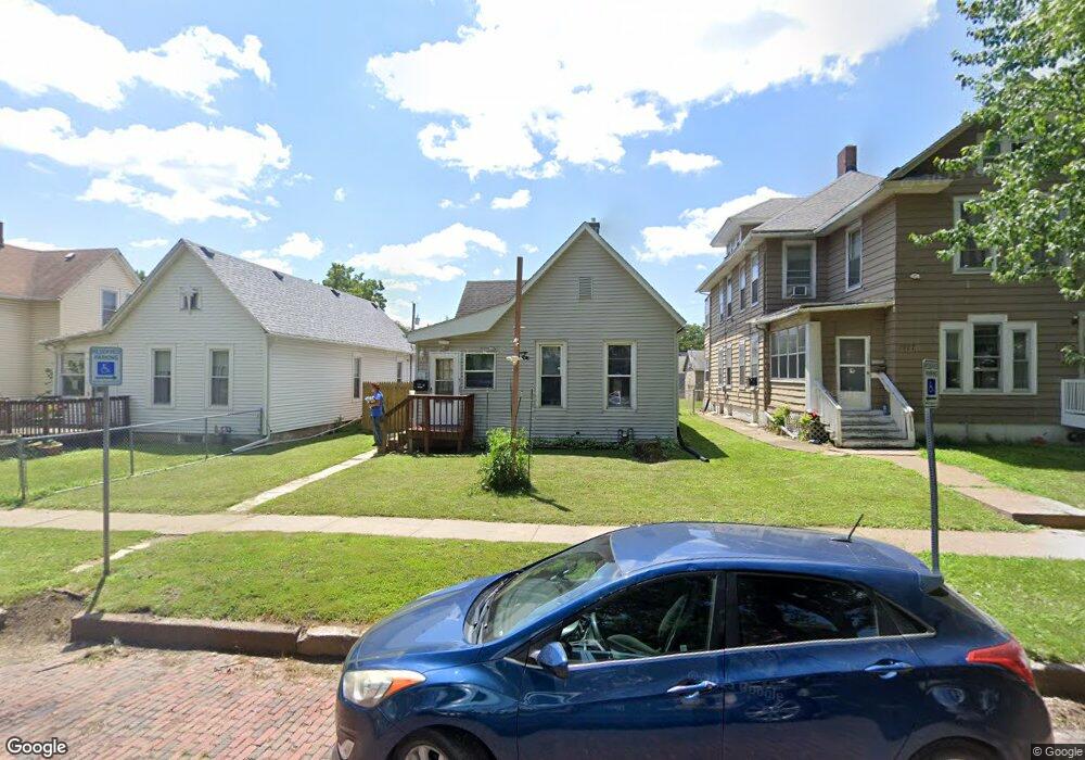 1915 W 1st St, Davenport, IA 52802 - photo 1