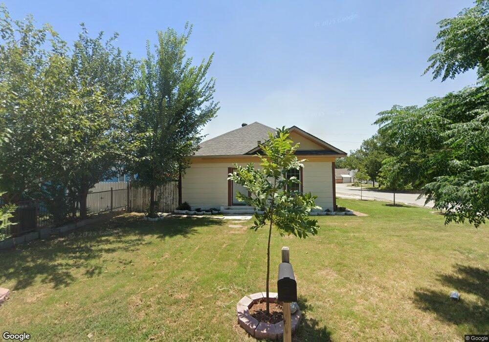 2425 NW 27th St, Fort Worth, TX 76106 - photo 1