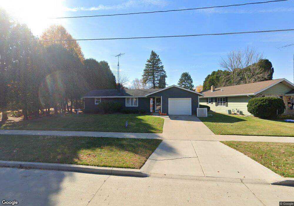 1519 Menasha Ave, Manitowoc, WI 54220 - photo 1