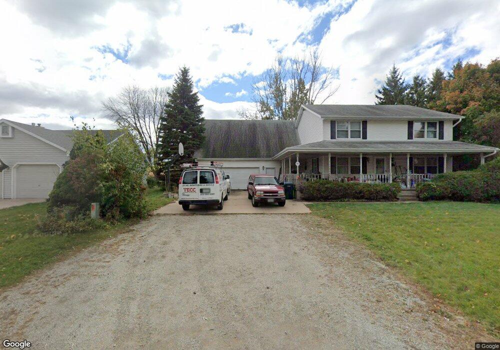 2137 W Twin Willows Dr, Appleton, WI 54914 - photo 1