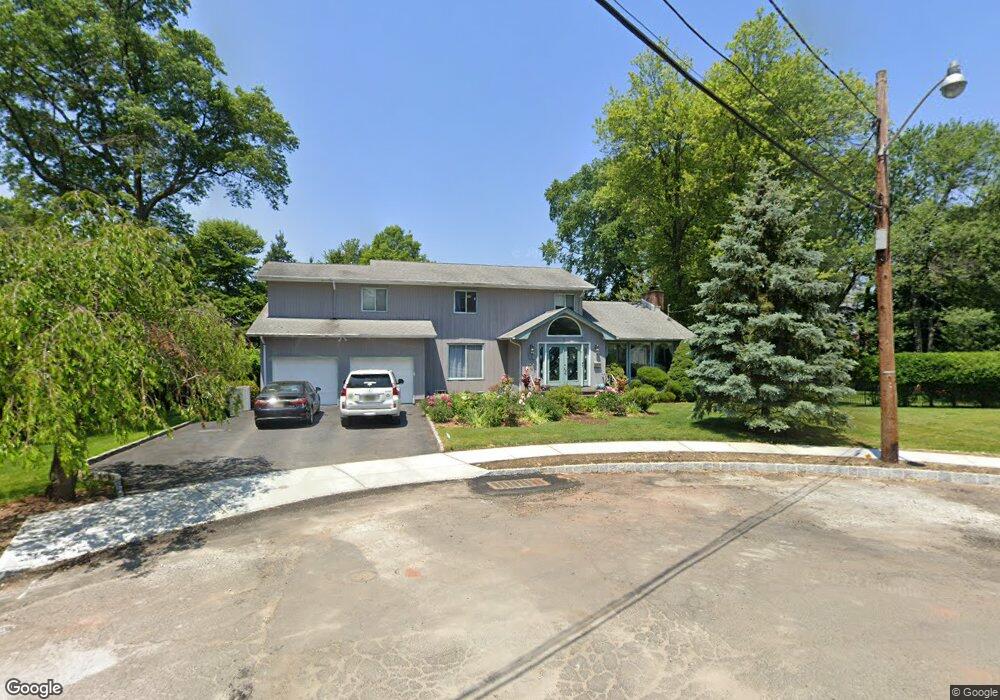 9 Ridgeway Ct, West Orange, NJ 07052 - photo 1