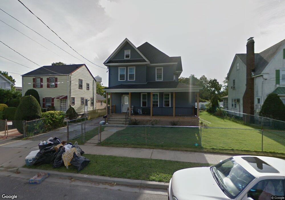 32 Lakewood Blvd, Lynbrook, NY 11563 - photo 1