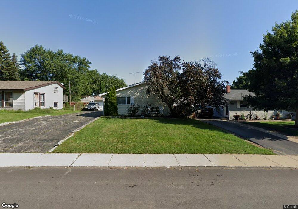 1530 Amarillo Dr, Carpentersville, IL 60110 - photo 1