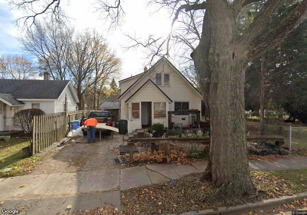 814 Pacific Ave, Lansing, MI 48910 - photo 1