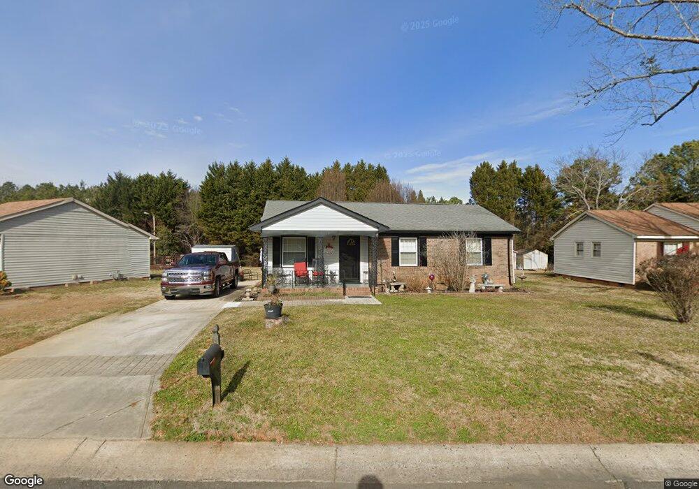 103 Queensgate Rd, Clover, SC 29710 - photo 1