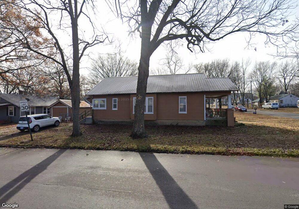 219 N 14th St, Parsons, KS 67357 - photo 1