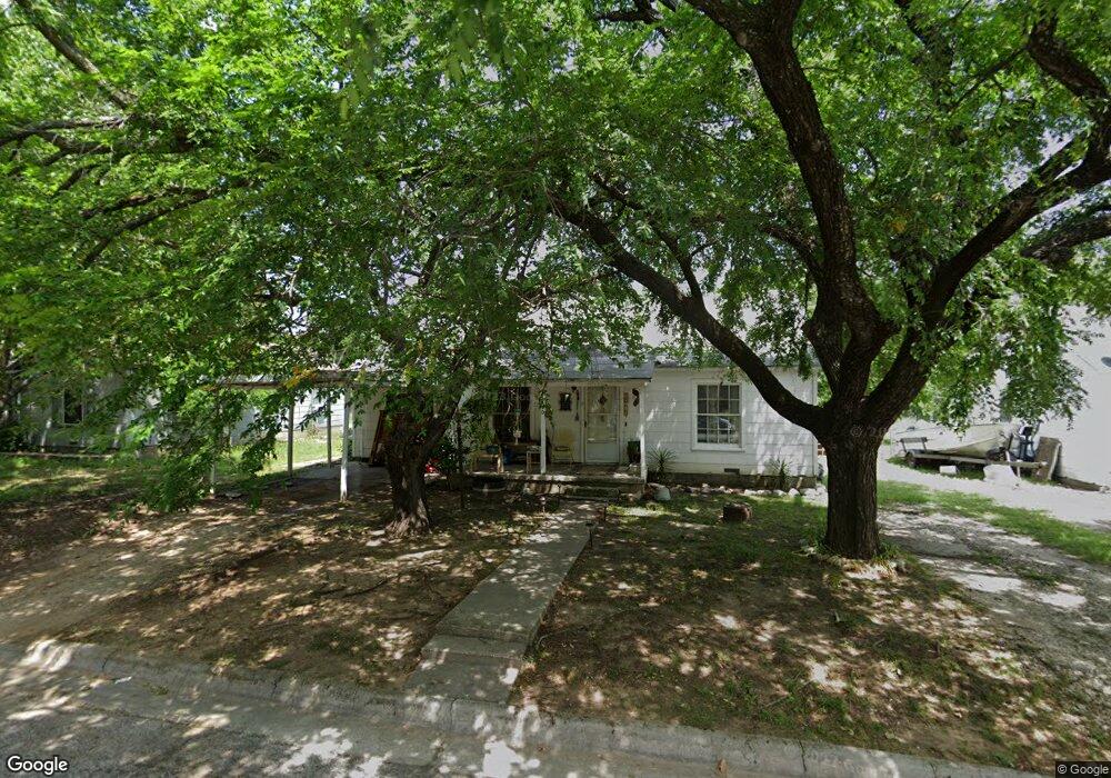 1810 Buck St, Gainesville, TX 76240 - photo 1