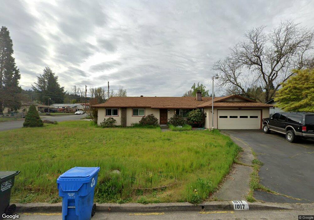 1017 Omaha Dr, Grants Pass, OR 97527 - photo 1
