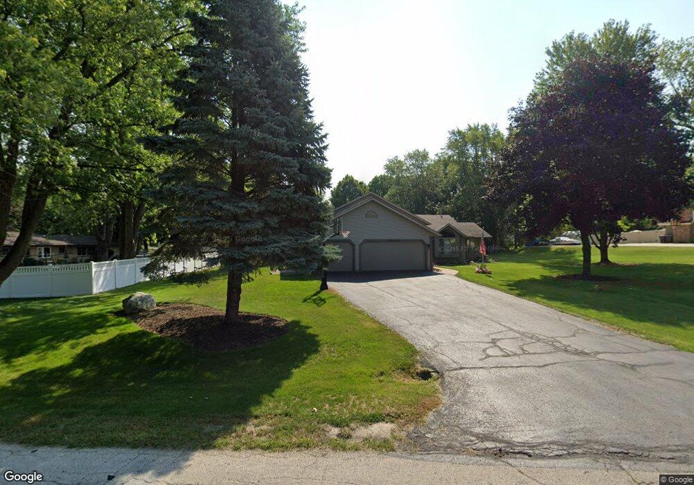W226N280 Takoma Dr, Waukesha, WI 53186 - photo 1