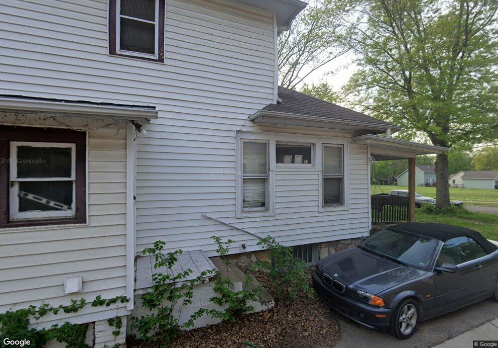 1715 SW 2nd St, Topeka, KS 66606 - photo 1