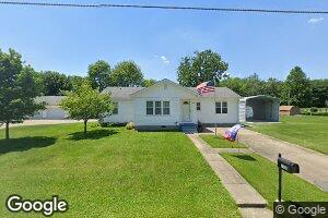 1303 N 1st St, Fairfield, IL 62837