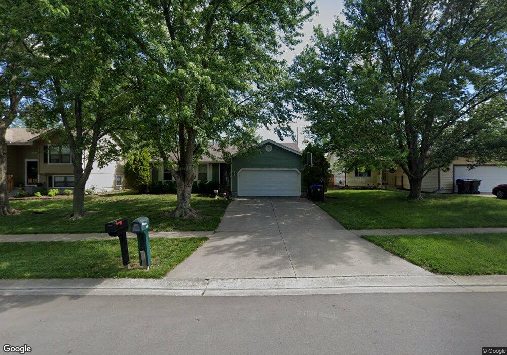 7413 SW 25th St, Topeka, KS 66614 - photo 1