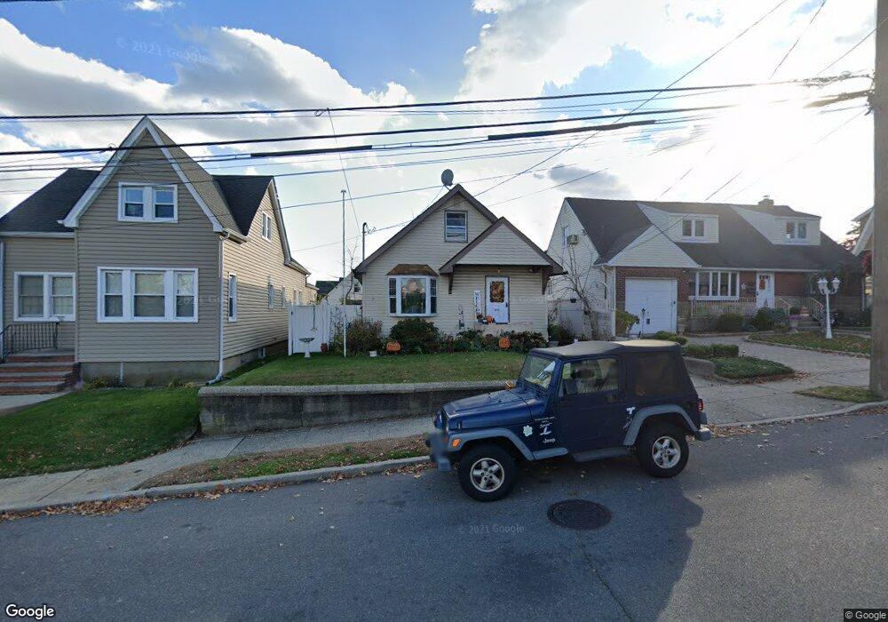 835 Washington St, Franklin Square, NY 11010 - photo 1