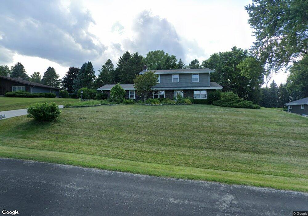 W257N5761 North Hill Dr, Sussex, WI 53089 - photo 1
