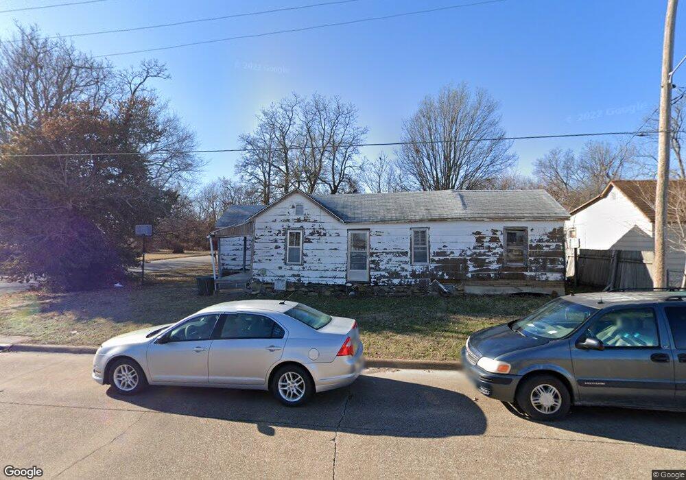 2201 Grand Ave, Parsons, KS 67357 - photo 1