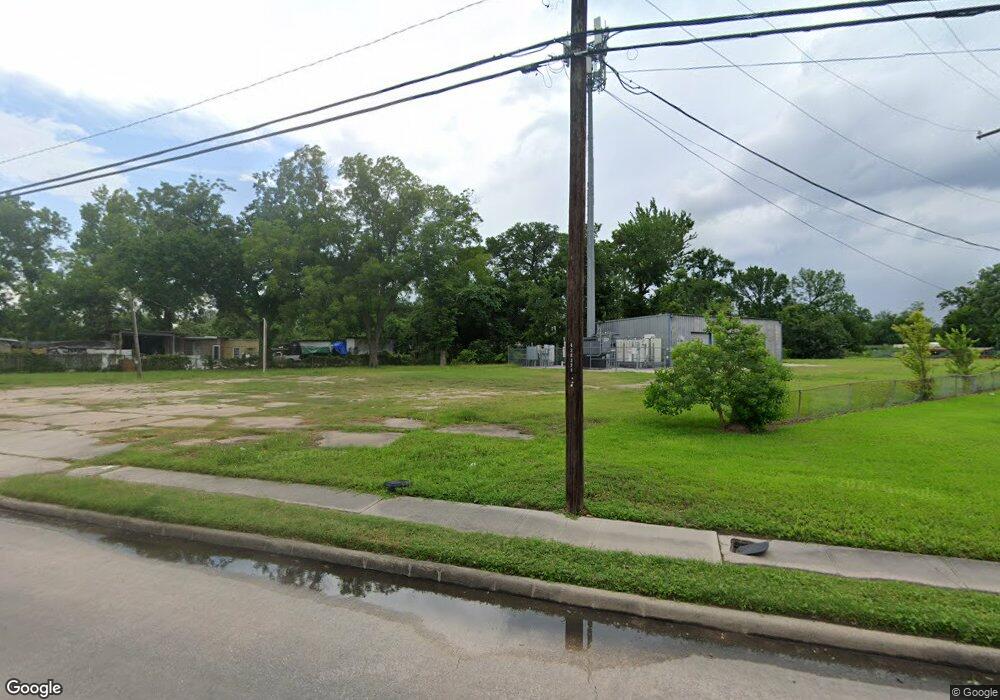 9412 W Montgomery Rd, Houston, TX 77088 - photo 1