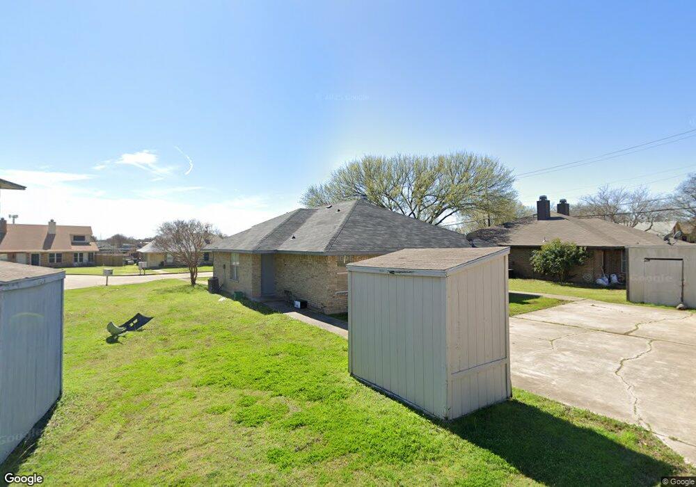 214 Christina Place, Grand Prairie, TX 75051 - photo 1