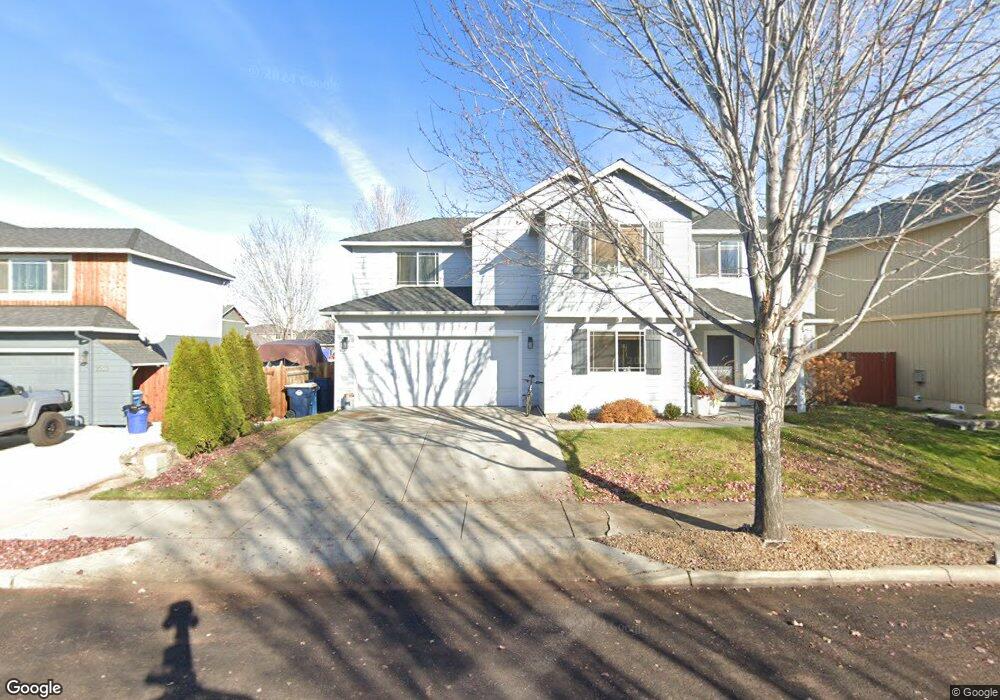 3003 SW Deschutes Ave, Redmond, OR 97756 - photo 1