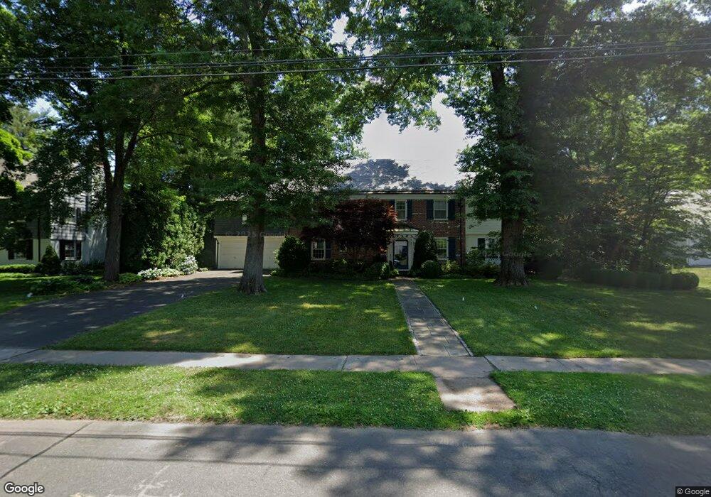 20 Pilgrim Rd, West Hartford, CT 06117 - photo 1