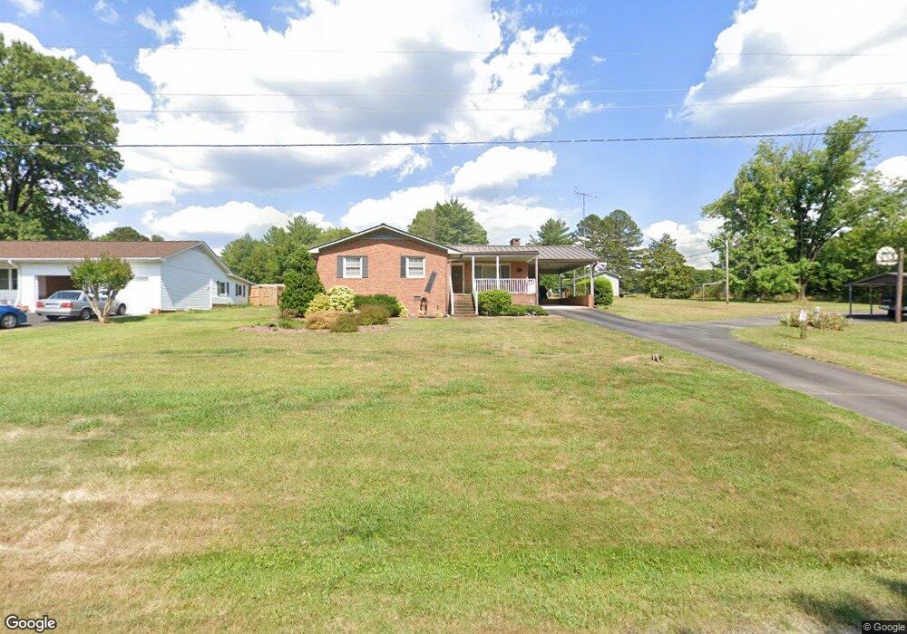 953 Maurine Dr, Asheboro, NC 27205 - photo 1
