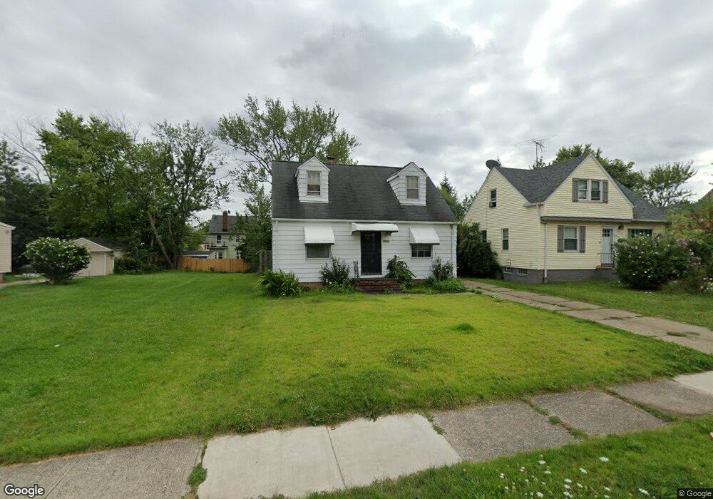 20908 Franklin Rd, Maple Heights, OH 44137 - photo 1