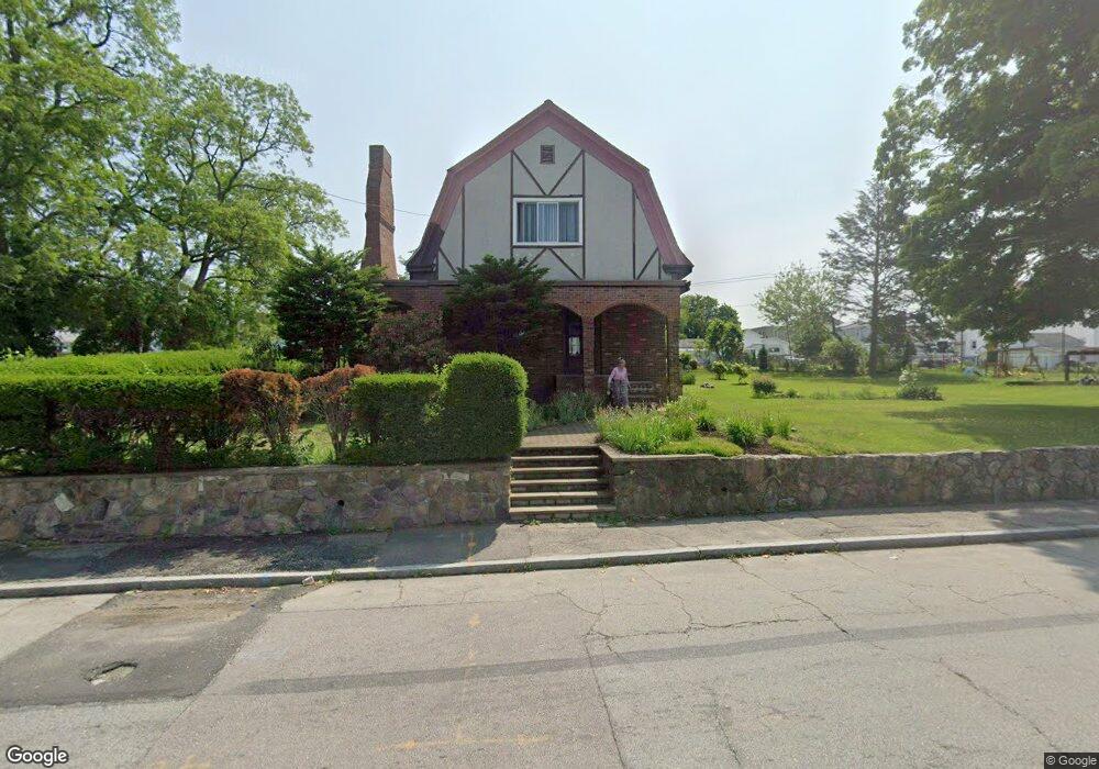 556 Dyer Ave, Cranston, RI 02920 - photo 1