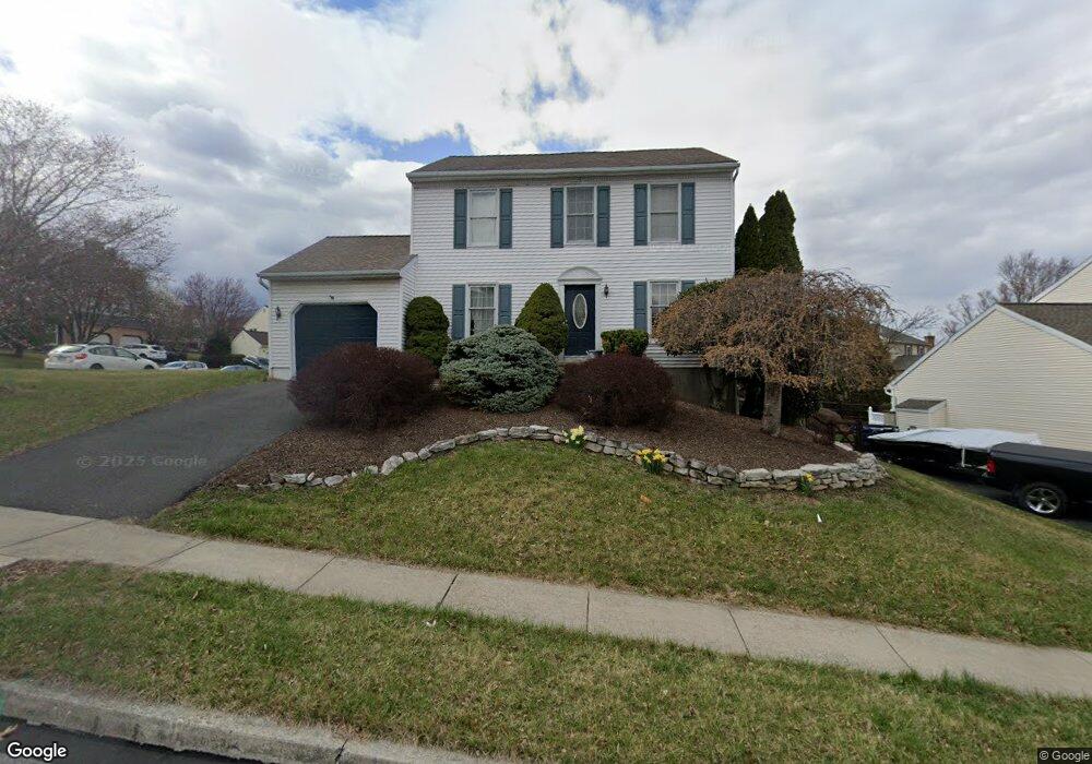 8 Flint Ridge Dr, Reading, PA 19607 - photo 1