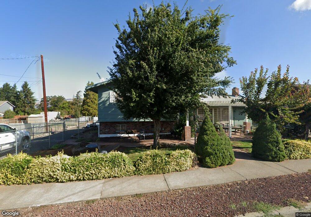 2103 E 12th St, the Dalles, OR 97058 - photo 1