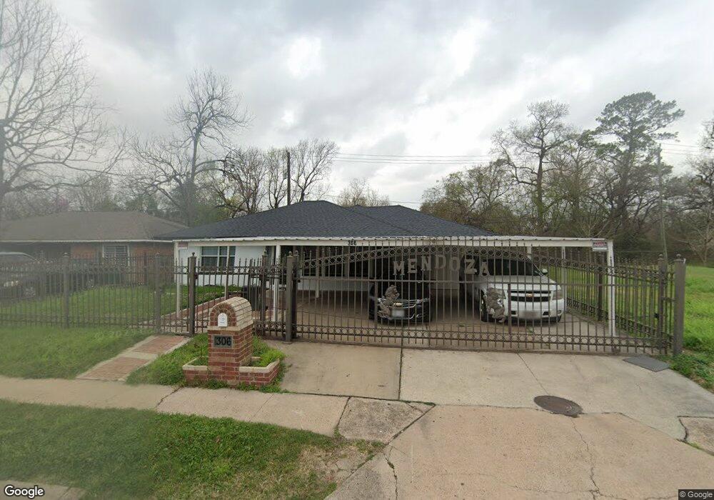 306 Glenburnie Dr, Houston, TX 77022 - photo 1