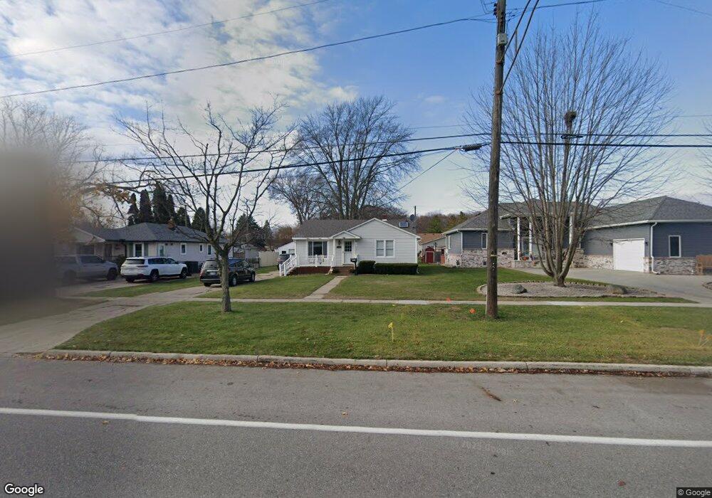 3323 10th Ave, Port Huron, MI 48060 - photo 1