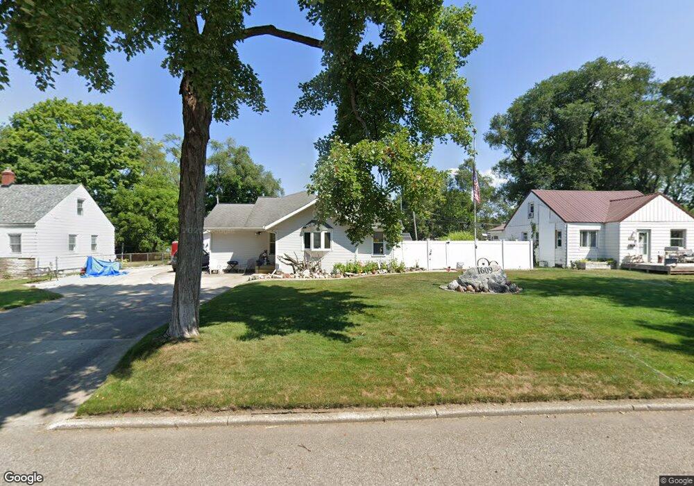 1609 Clarendon Ave, Niles, MI 49120 - photo 1