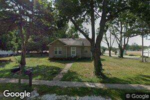 302 E Prairie St, Franklin, IL 62638