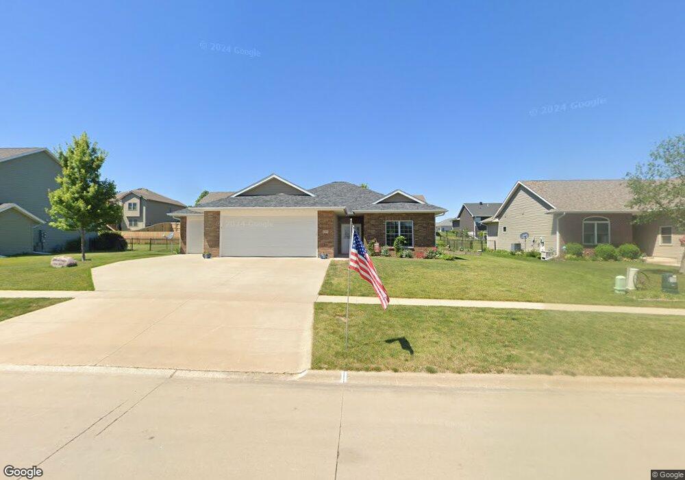 605 W Orange St, West Branch, IA 52358 - photo 1