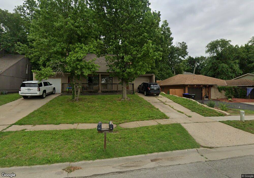3562 SW Cambridge Ave, Topeka, KS 66614 - photo 1