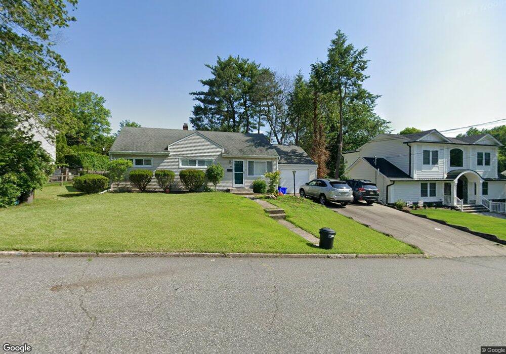 69 Heatherhill Rd, Cresskill, NJ 07626 - photo 1