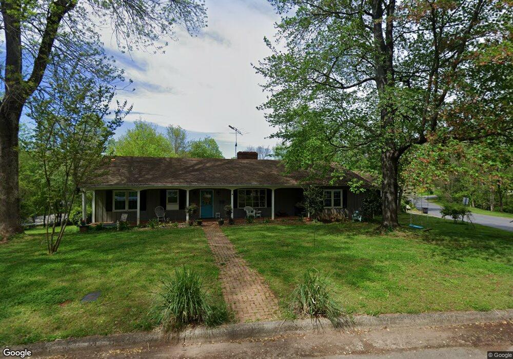733 N Oakwood Dr, Statesville, NC 28677 - photo 1